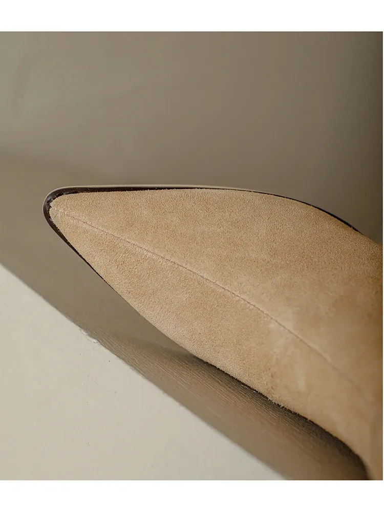 Women's Pleated Pointy Toe Slip-on Short Boots In Black And Camel_voghion.com