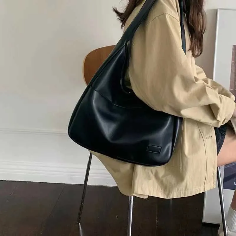 Large capacity new black leather simple casual womens handbag sturdy and durable shoulder bag Y241025_voghion.com