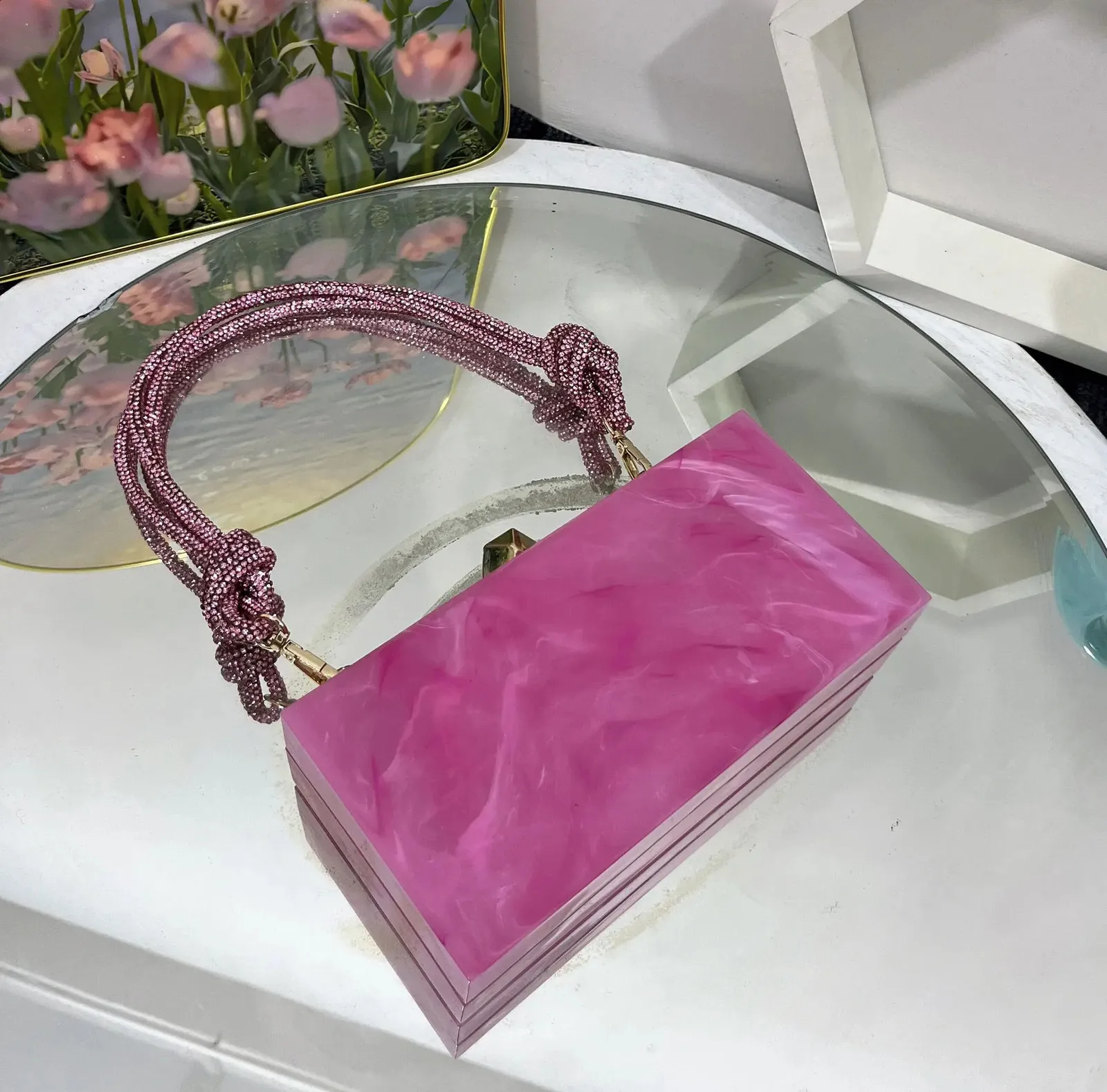 2024 Handtasche Hochwertige Abend-Dias-Kupplung Acryl Achselhöhle Quadratische Damen Geldbörse Hochzeitstasche 240907_voghion.com