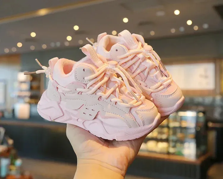 2024 Moda Peluche Corto e Grasso Impermeabile Ragazzi Comode Ragazze Corsa Antiscivolo Bambini Scarpe Sportive 240912_voghion.com