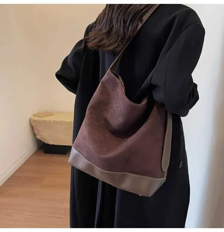 Fortschrittliche, stilvolle Umhängetasche aus Wildleder im Retro-Stil mit großem Fassungsvermögen, Umhängetasche zum Pendeln, ba241216_voghion.com