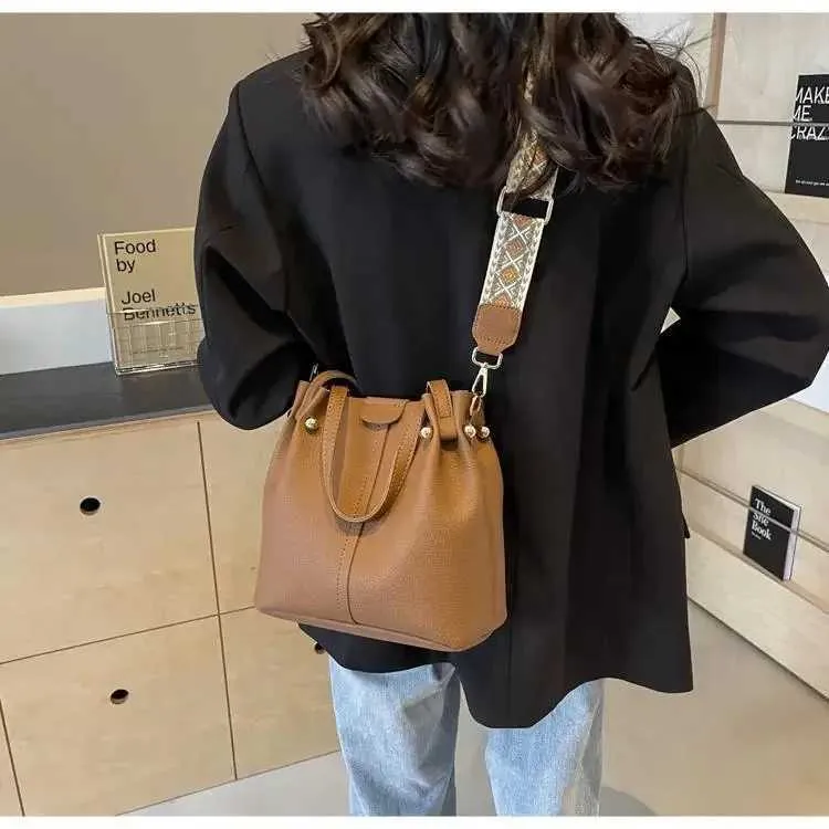 Bag Korean Versatile Bucket Spring And Summer Broadband Shoulder Messenger Bag Womens Handba241128_voghion.com