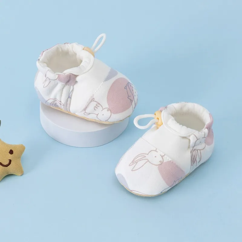 Pavasara un rudens multfilmu jaundzimušajiem mazuļiem Cutefeet mīkstas zoles pretslīdes pirmie staigulīši mazuļiem ar zeķēm un apaviem_voghion.com