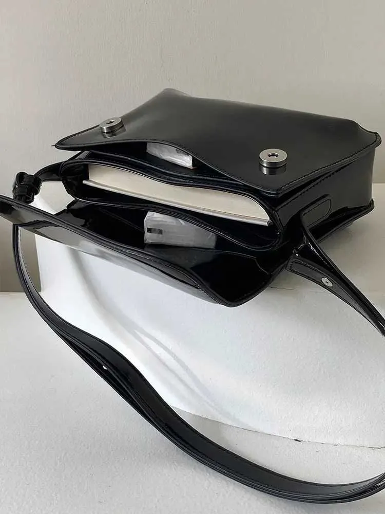 Retro Patent Leather Shoulder Bag For Women Solid Color Flap Bag_voghion.com