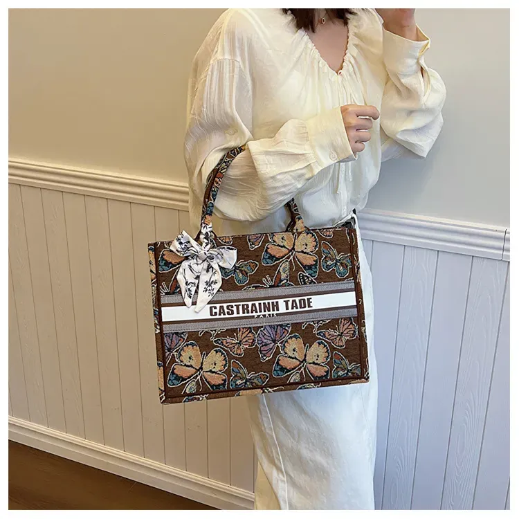 Freies Verschiffen 2025 Designer Umhängetaschen für Womans Handtasche Klappe Frauen Messenger Crossbody Gedruckt Stickerei Tasche_voghion.com