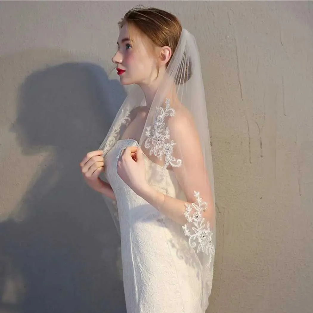 Velo da sposa in tulle con applicazioni in pizzo e cristalli, a 1 strato, corto, lungo fino ai fianchi, accessorio per capelli_voghion.com