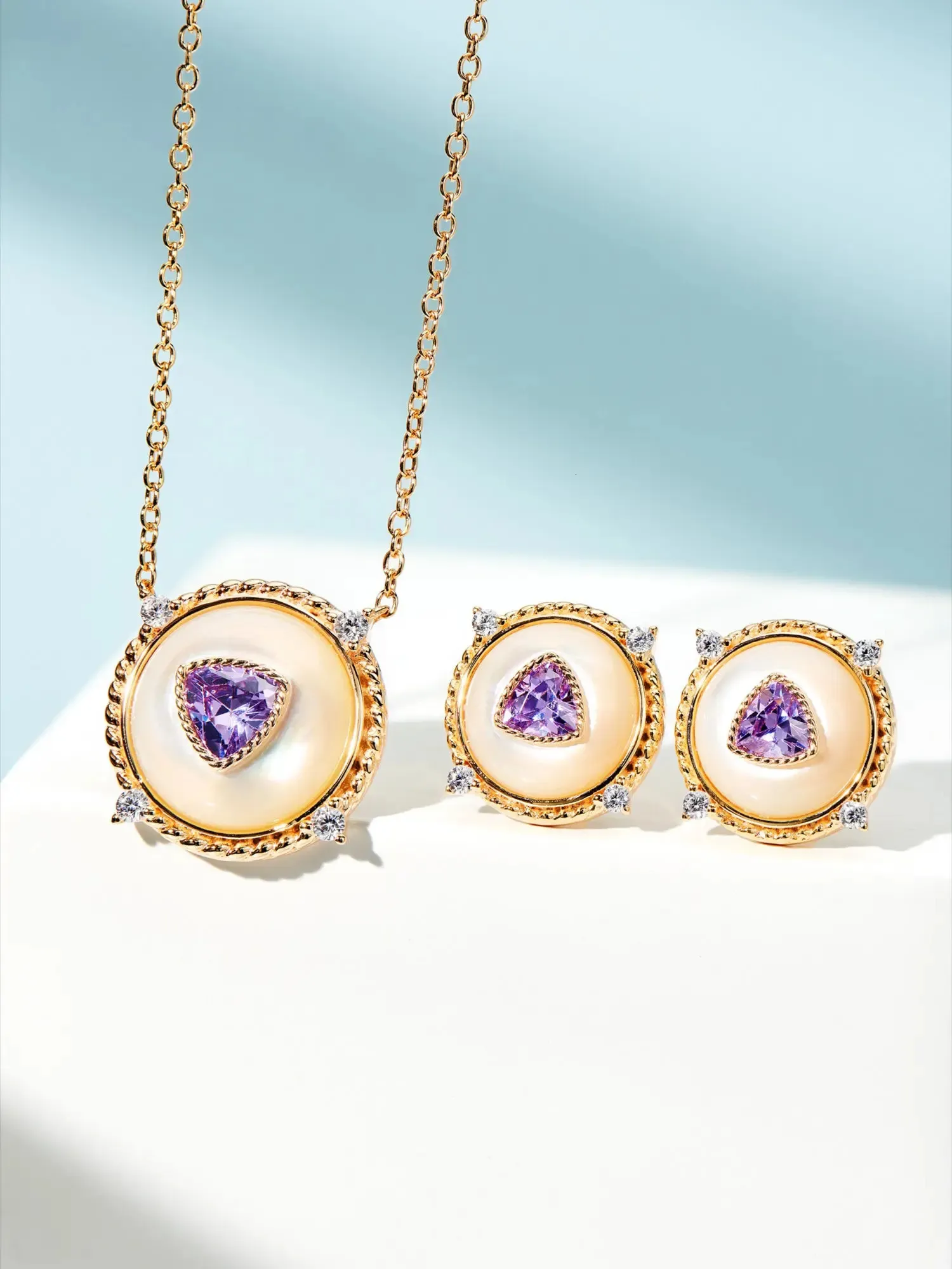 Orecchini a bottone Rochime con cristalli viola e gialli Fritillary in argento placcato oro rosa per donna 240618_voghion.com