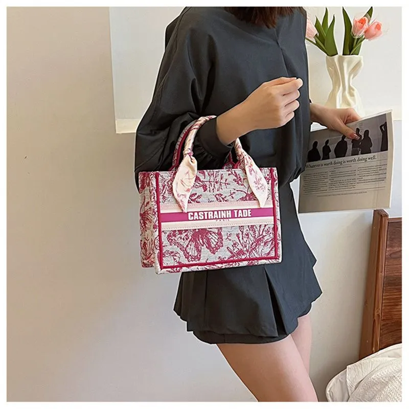 Borsa tote stampata a farfalla con tracolla a spalla e incrociata_voghion.com