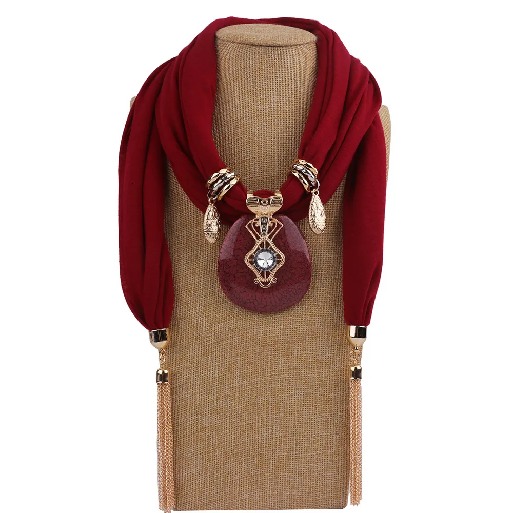 Large Horse Resin Jewelry Necklace Yiwu Pendant Solid Color Tassel Scarf_voghion.com