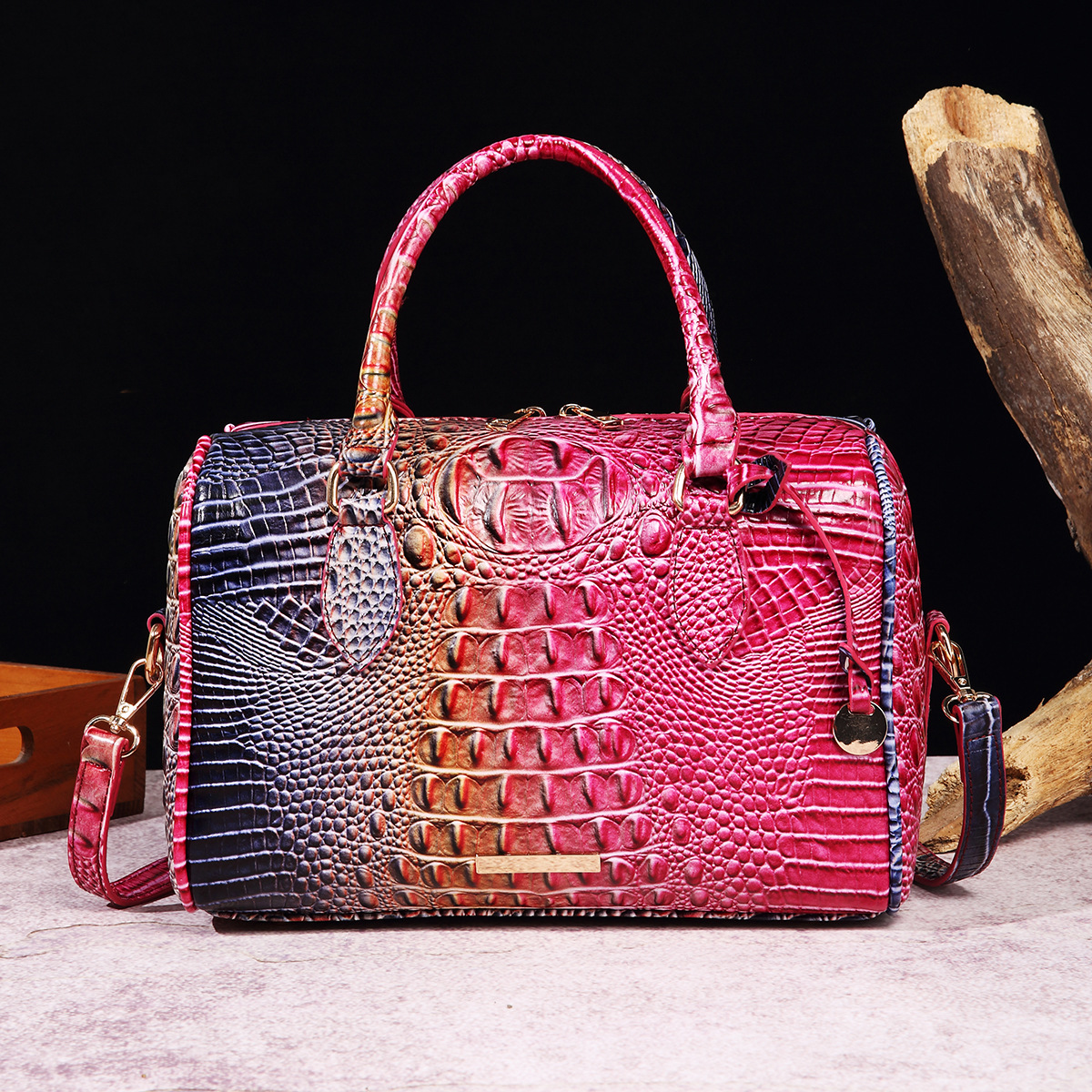 travel retro women's bag Brahman crocodile pattern_voghion.com