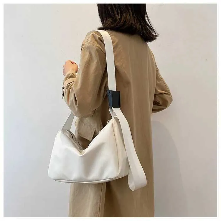 Retro Women's Messenger Bag Large Capacity Pu Leather Shoulder Bag_voghion.com