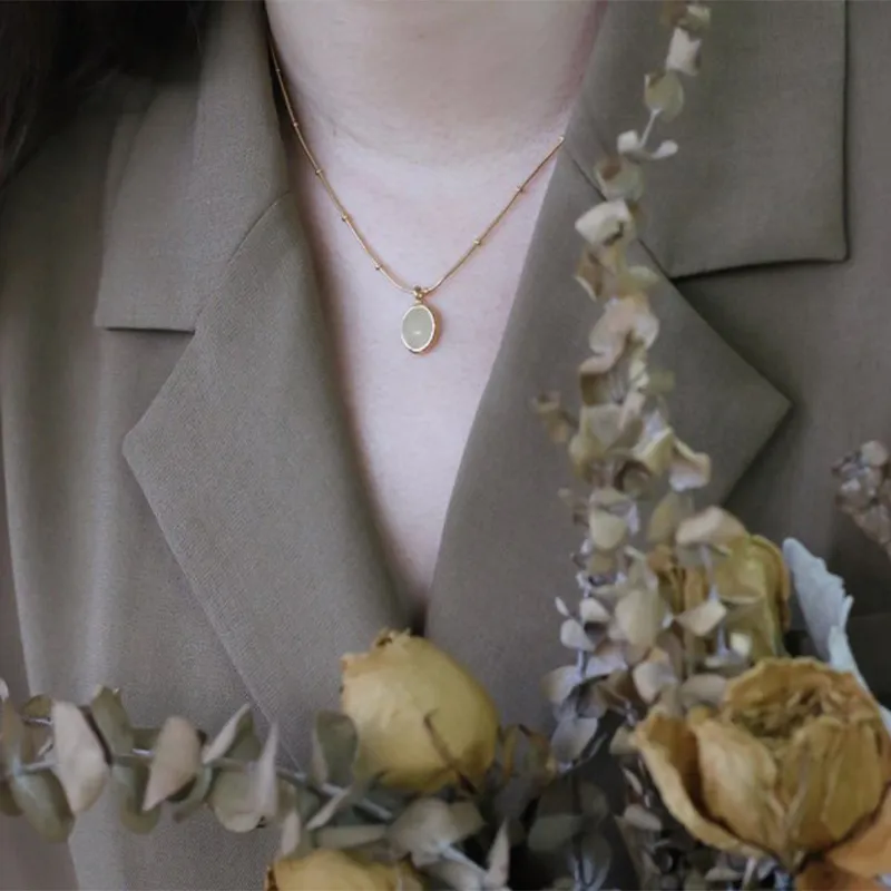 Collier chaîne dorée pendentif opale pierre naturelle femme_voghion.com