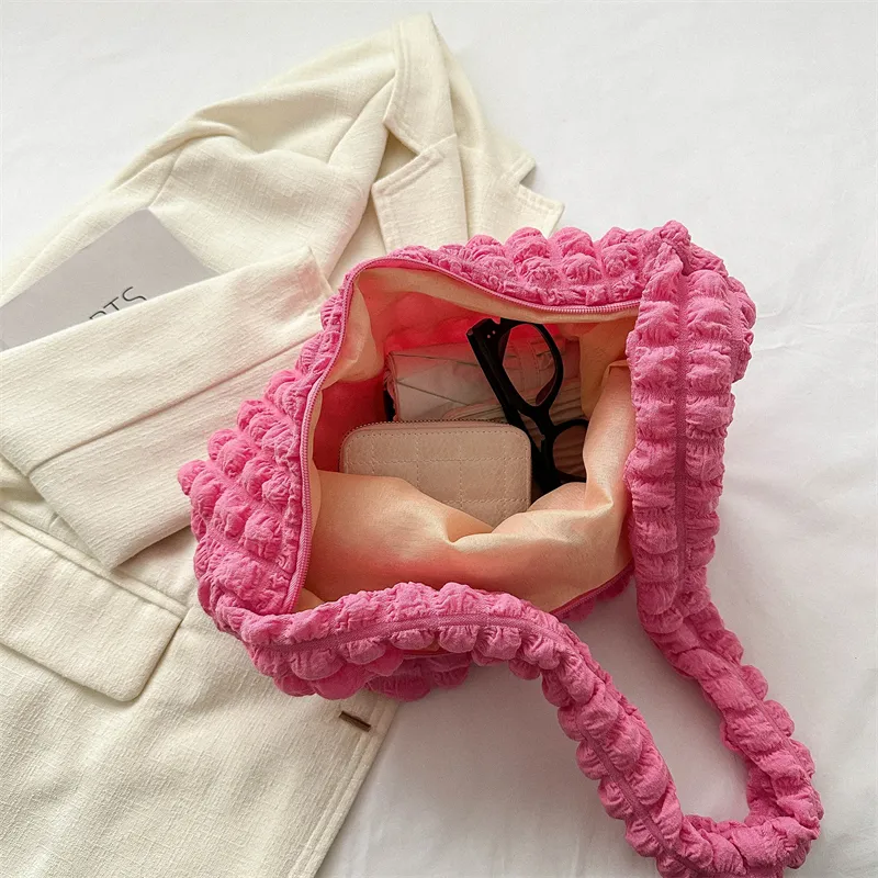 Borsa a tracolla trapuntata imbottita sotto le ascelle da donna, con pieghe a bolle, secchiello, borsa firmata, arricciata, nuvola, shopping_voghion.com