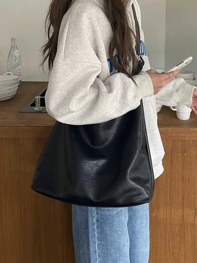 CBAG Lage Capacity Cross Bags For Women High Quality Soft Leather Simple Solid Designer Female Shoulder Ba241031_voghion.com