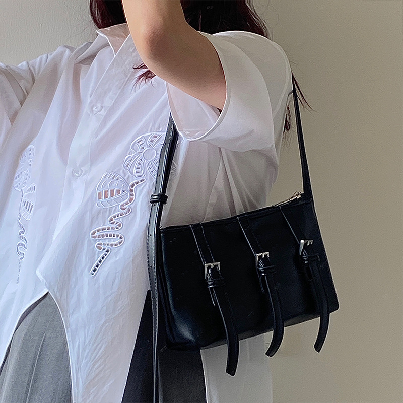 2024 Nischendesign Crossbody Damengürtel personalisierte Einzelschulter Unterarm lässig neue trendige und würzige Mädchentasche_voghion.com