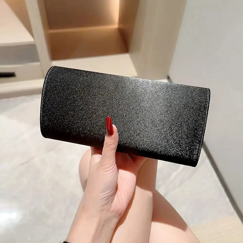 Pochette da sera per donna in raso e seta con paillettes per matrimonio_voghion.com