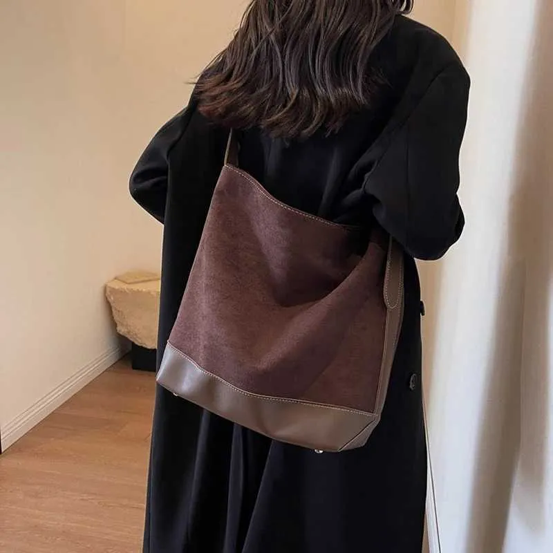 Fortschrittliche, stilvolle Umhängetasche aus Wildleder im Retro-Stil mit großem Fassungsvermögen, Umhängetasche zum Pendeln, ba241216_voghion.com