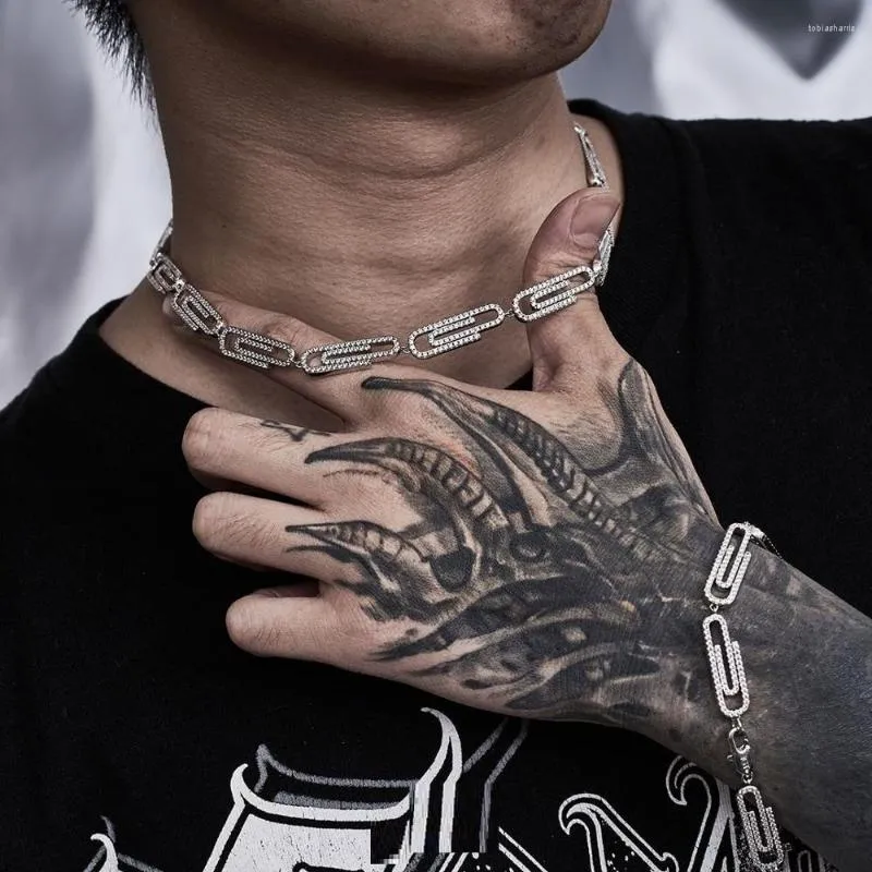 Catene 2022 Gioielli di moda per donna e uomo di alta qualità Micro Pave Sparkling Bling Zirconia cubica Cz Spilla di sicurezza Fermaglio per carta_voghion.com