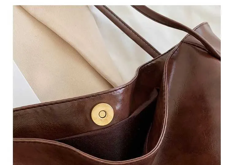 Vintage Red Womens Athletic Casual Fashion Large Capacity Leather Shoulder Bag Shopper Haruku Simple Handbag SacC241106_voghion.com