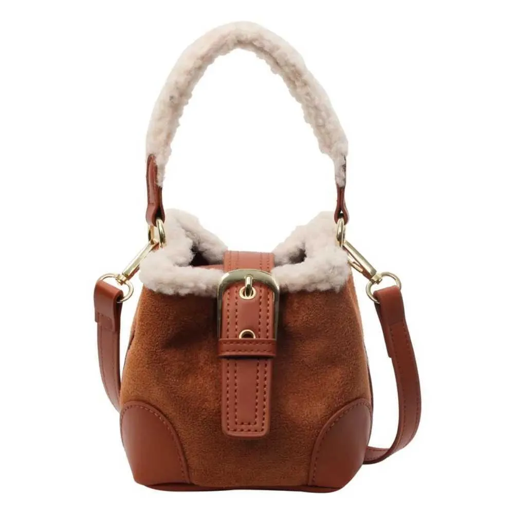Borse a secchiello in lana di agnello alla moda con tracolla Borsa a tracolla retrò in peluche vintage da donna C241212_voghion.com
