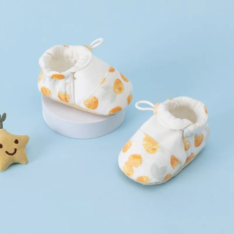 Pavasara un rudens multfilmu jaundzimušajiem mazuļiem Cutefeet mīkstas zoles pretslīdes pirmie staigulīši mazuļiem ar zeķēm un apaviem_voghion.com