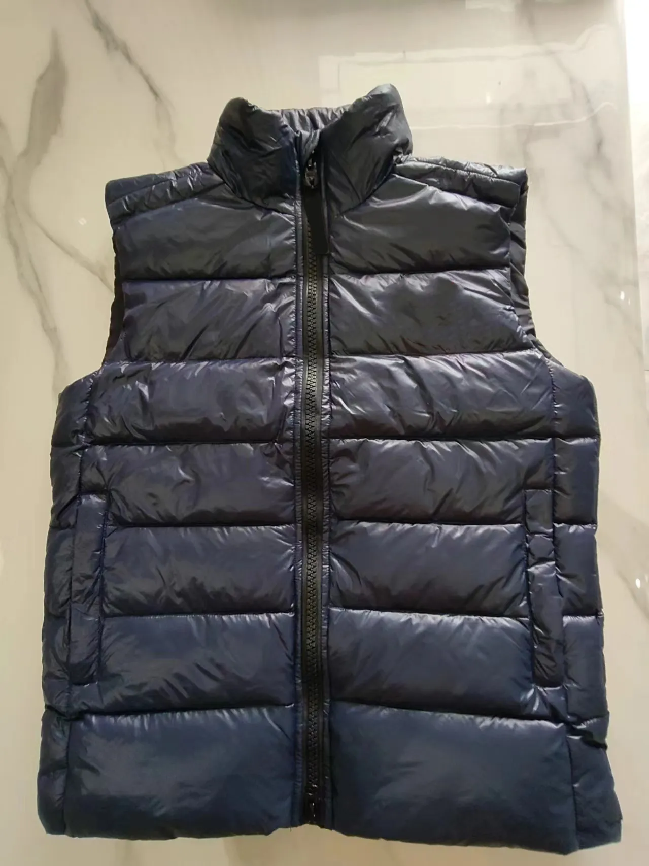 Sleek Sleeveless Premium Outerwear with High-Quality Insulation Men's Designer Down Vest - Winter Warmer_voghion.com
