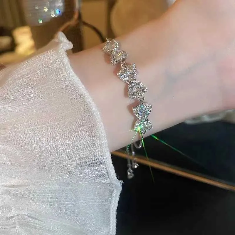 Shiny Zircon Bangle For Women, Elegant Silver Colour Bow Bracelet_voghion.com