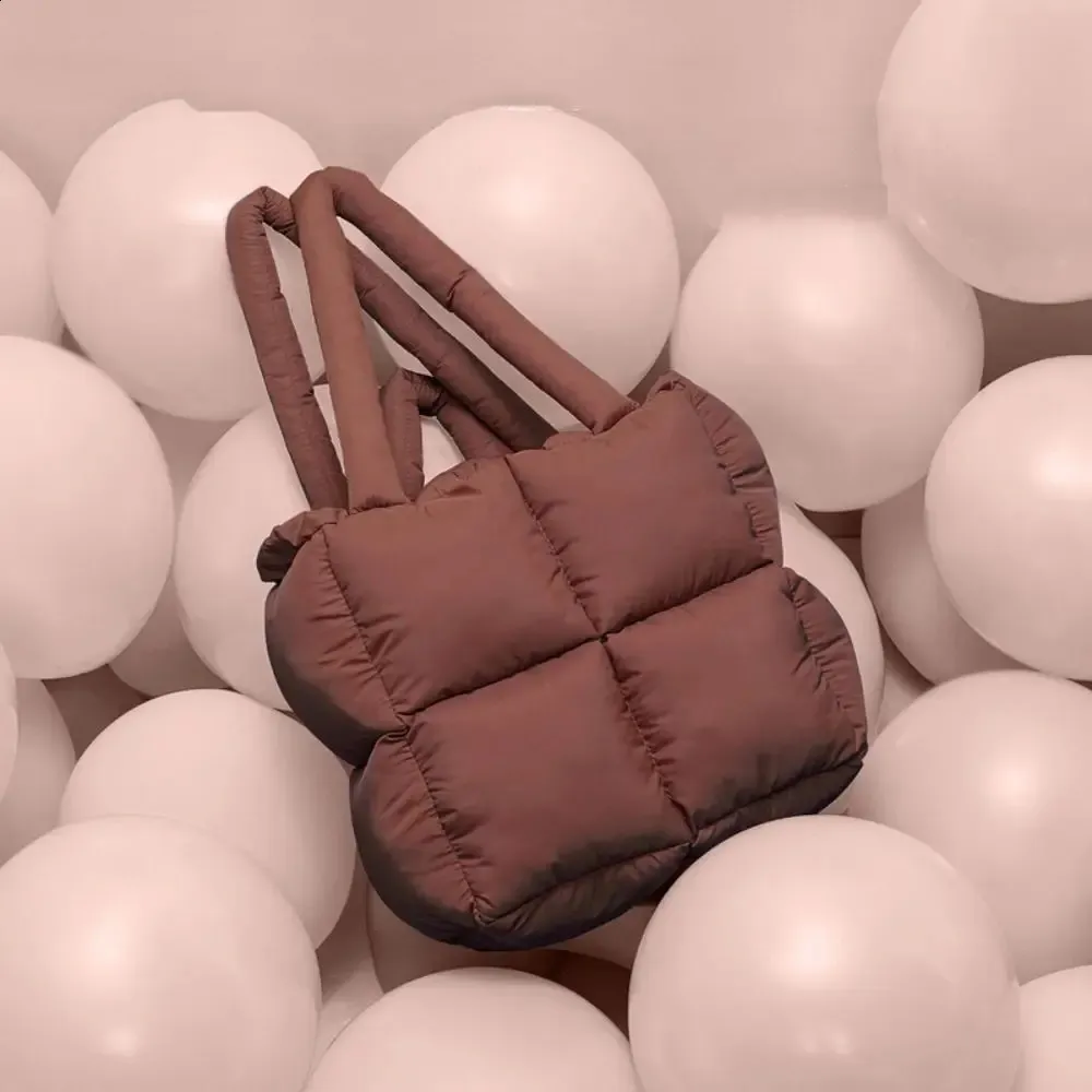 Borsa a tracolla grande capacità imbottita in nylon trapuntato, borsa a mano in piuma, borsa per la spesa in cotone morbido e imbottito 240912_voghion.com
