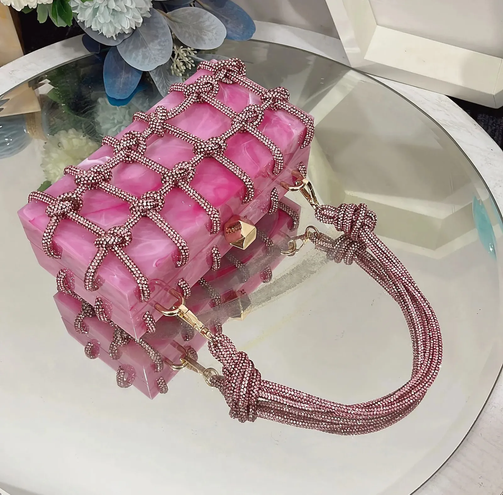2024 Handtasche Hochwertige Abend-Dias-Kupplung Acryl Achselhöhle Quadratische Damen Geldbörse Hochzeitstasche 240907_voghion.com