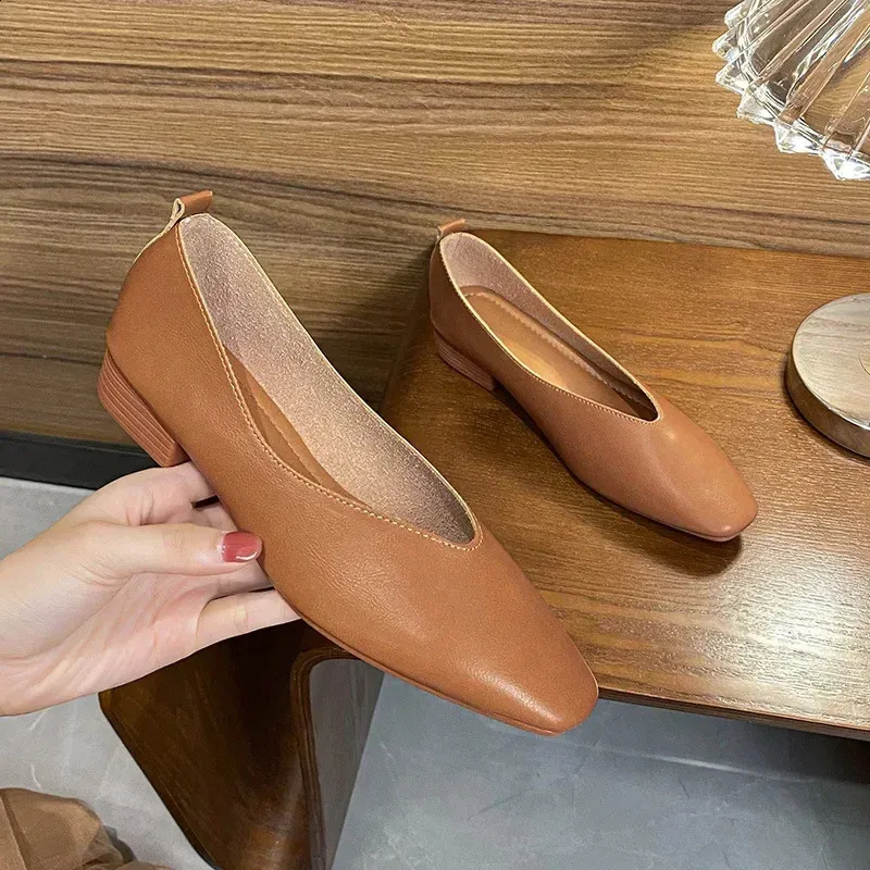 Damskie wiosenne swobodne kwadratowe noski niskie miękkie podeszwy Lolita płaskie baleriny czerwone damskie eleganckie francuskie retro klamry Mary Janes_voghion.com
