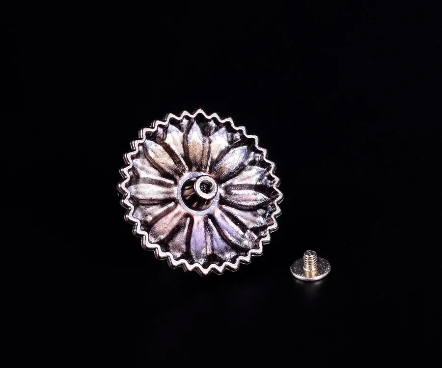 10PCs 30*30MM Künstlerische Metall Blume Antike Kupfer Concho mit Weiß Türkis 240710_voghion.com