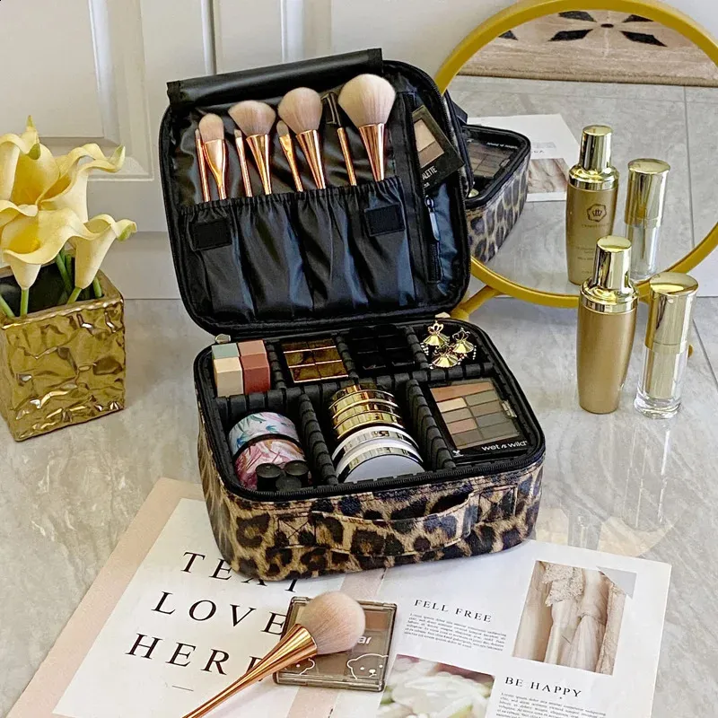 Trousse de maquillage de voyage en cuir PU de grande capacité, trousse de maquillage imperméable à motif léopard 241105_voghion.com