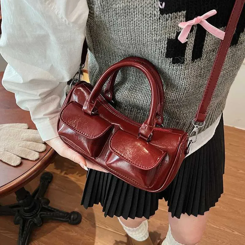 Ladies fashionable small handbag solid color PU retro mailman bag autumn and winter new style single shoulder crossbody_voghion.com