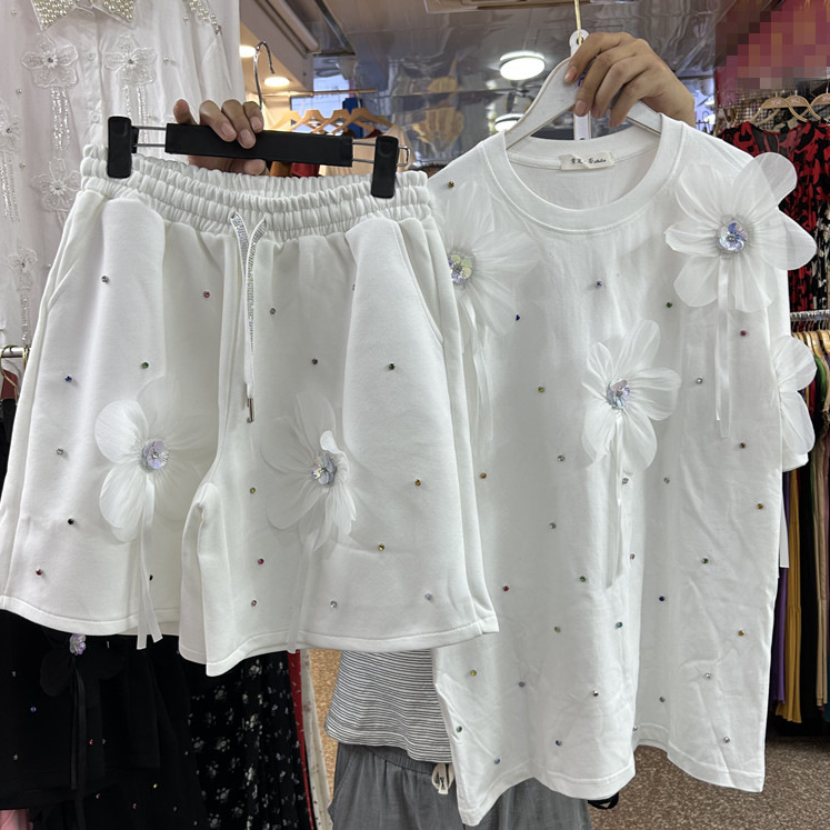 Women's Clothing Summer Suit Studded Three Dimensional Flower T Shirt Top Elastic Waist Wide Leg Shorts Two Piece Set