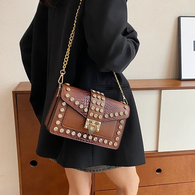 2023 Top-Marke Schulter für Frauen Hohe Qualität PU Unterarm Nette Geldbörsen und Handtaschen Designer Lock Menger_voghion.com