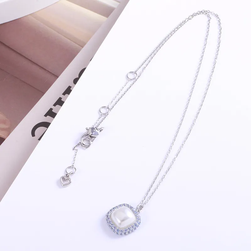 Bling Blue Diamond Elegant Charm Anhänger Halsketten für Frauen Quadratische Geometrie Kristall Perlmutt Liebe Hochzeit_voghion.com