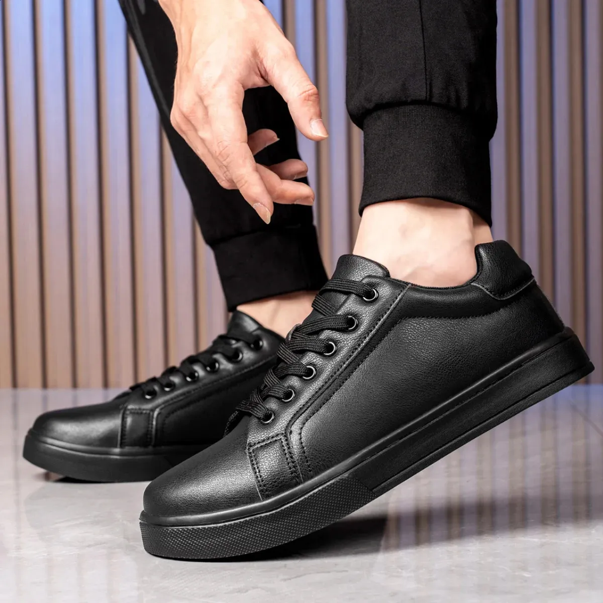 Tenis Mascuo 241105 - Zapatillas de deporte ligeras y cómodas para hombre, color blanco y negro, informales, para caminar_voghion.com