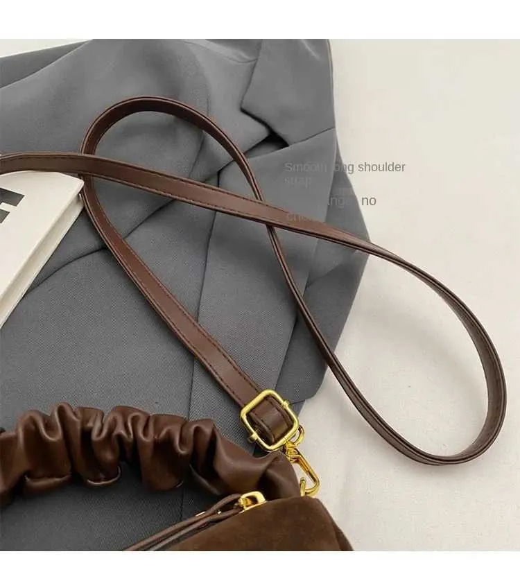 Sacs à bandoulière légers en PU pour femmes avec fermeture éclair tendance 2024 Design à plis tendance Bolsas Para MujeresC241103_voghion.com