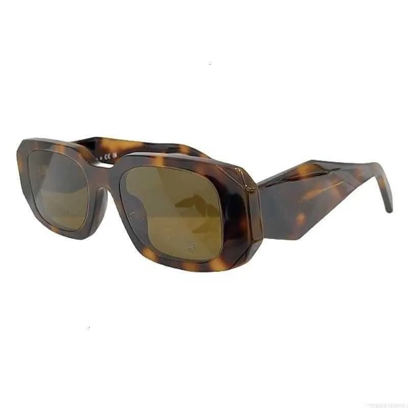 Occhiali da sole designer uomo donna classici per mare e spiaggia_voghion.com