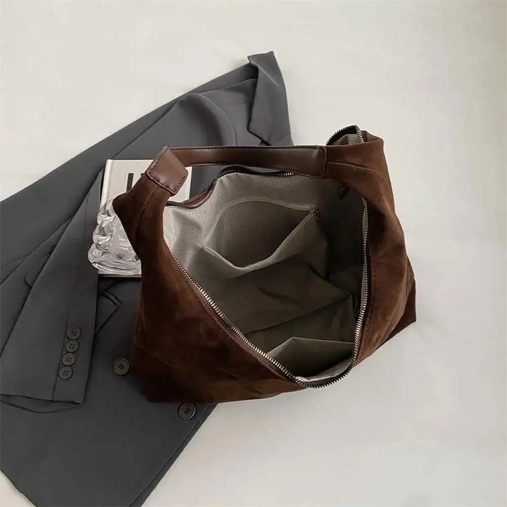 Borse autunnali Borse in pelle scamosciata marrone per donna Borsa a tracolla grande con cerniera SlouchyC241031_voghion.com
