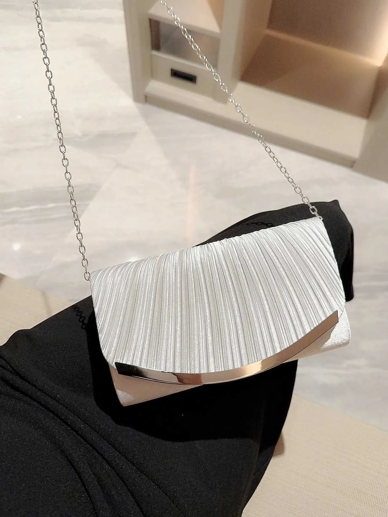 Womens fashion pleated design clutch evening metal strip decoration party dance ball wedding gift bag Y241019_voghion.com