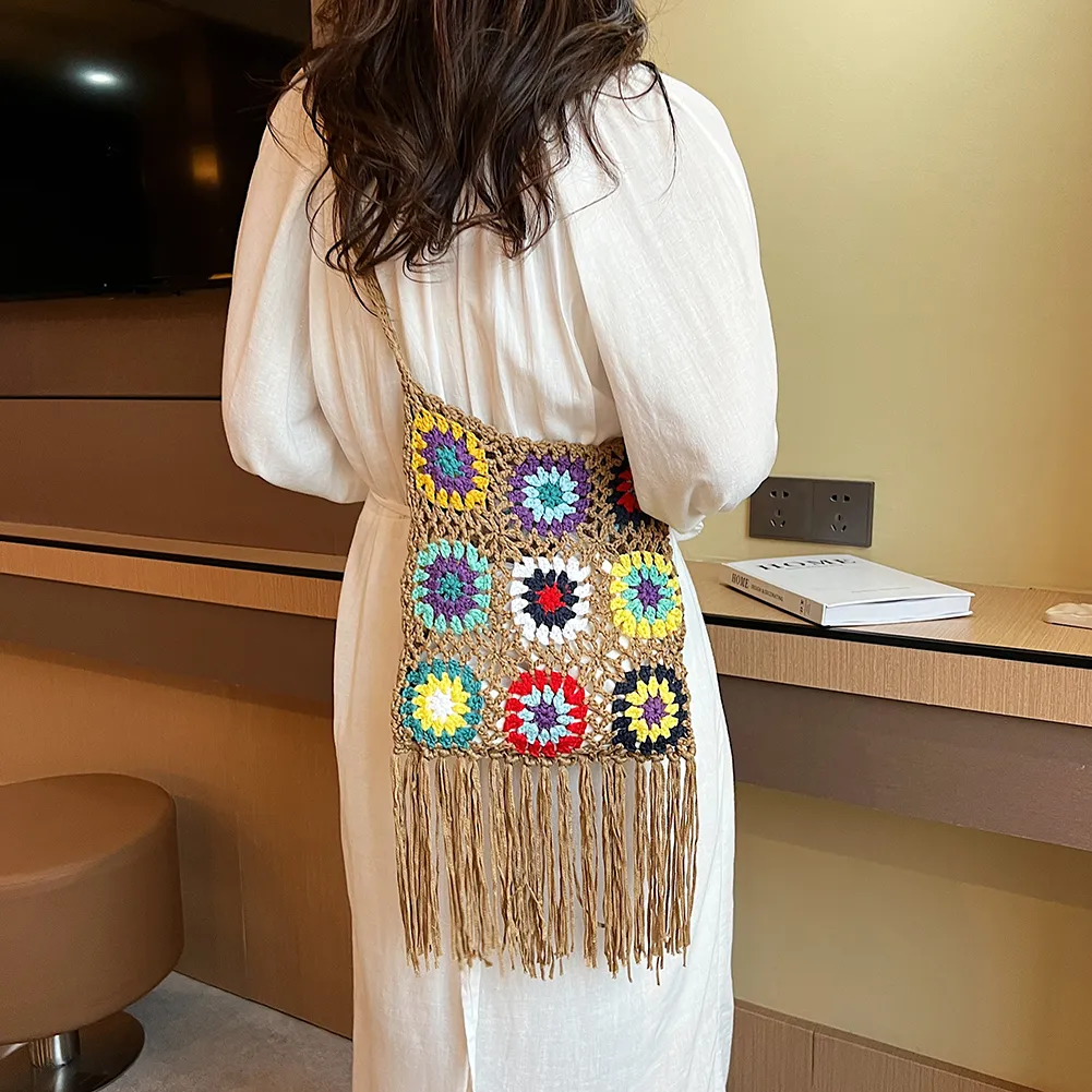 Borsa a tracolla da donna in maglia a traliccio con nappa, stile etnico, bohémien, morbida e traforata, intrecciata_voghion.com