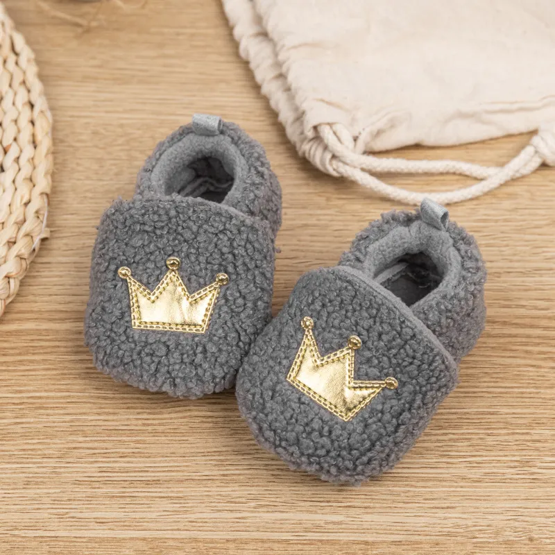 Newborn Baby Slippers Crown Design Warm Non Slip First Walkers_voghion.com