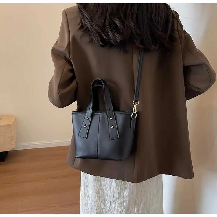Retro Women Pu Leather Bucket Solid Soft Large Capacity Female Crossbody Bag All-match Lady Commute Messenger Shoulder_voghion.com