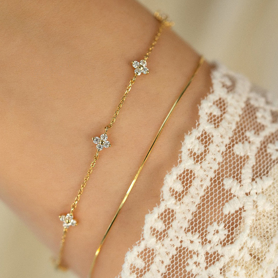 Bracciale trifoglio in argento puro da donna, stile minimalista, zircone leggero, lusso ed eleganza unica, artigianato di alta qualità_voghion.com