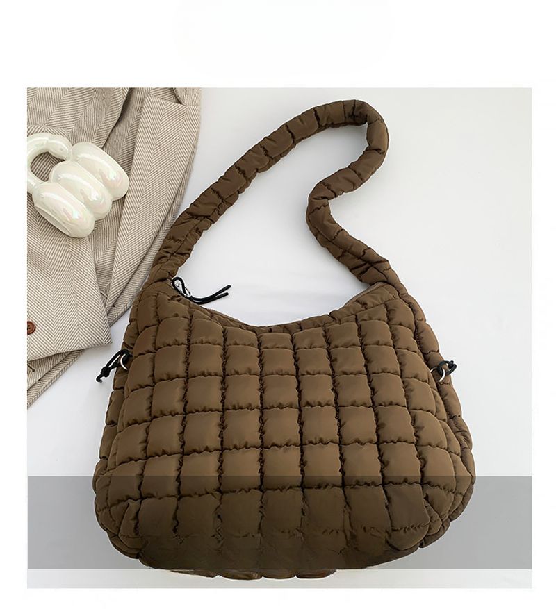 Kadınlar için Cloud Bag Wrinkle 2024 Yeni Moda Hobos Büyük Kapasiteli Naylon Günlük Omuz Çantaları Kabarcık Çapraz Çanta_voghion.com