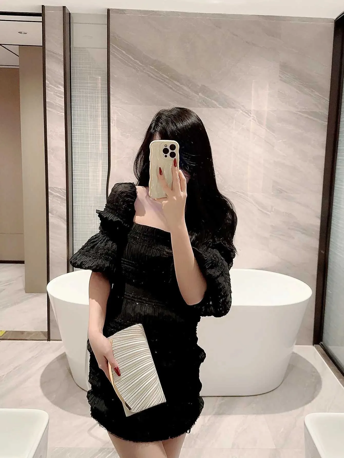 Womens fashion pleated design clutch evening metal strip decoration party dance ball wedding gift bag Y241019_voghion.com