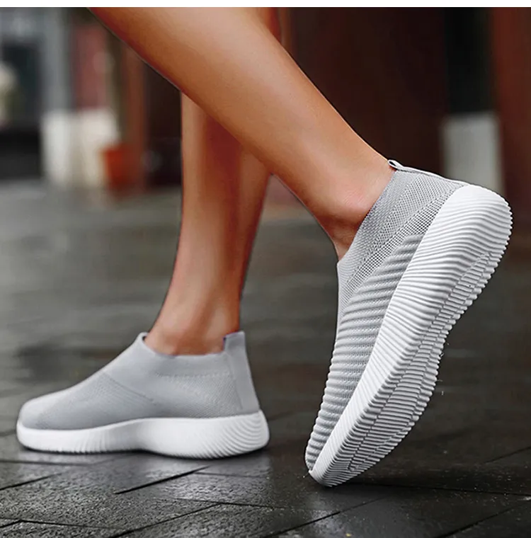 2024 Nuove scarpe da ginnastica morbide comode casual alla moda Slip On Sock per le donne Scarpe basse da donna_voghion.com