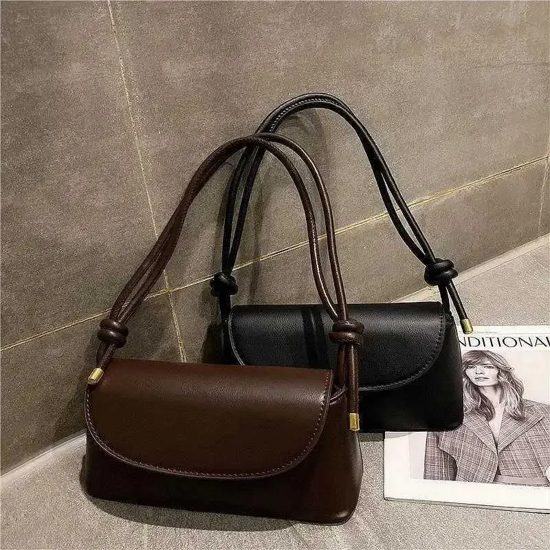 Internet celebrity retro for women in autumn and winter new trendy crossbody bag fashionable one shoulder small ba241106_voghion.com