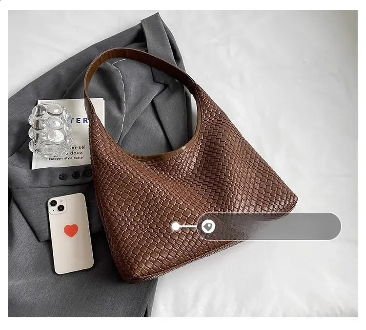 2024 The Style H7 Network Celebrity Weave Woven Carrying Borsa a tracolla grande capacità da donna alla moda retrò 240820_voghion.com